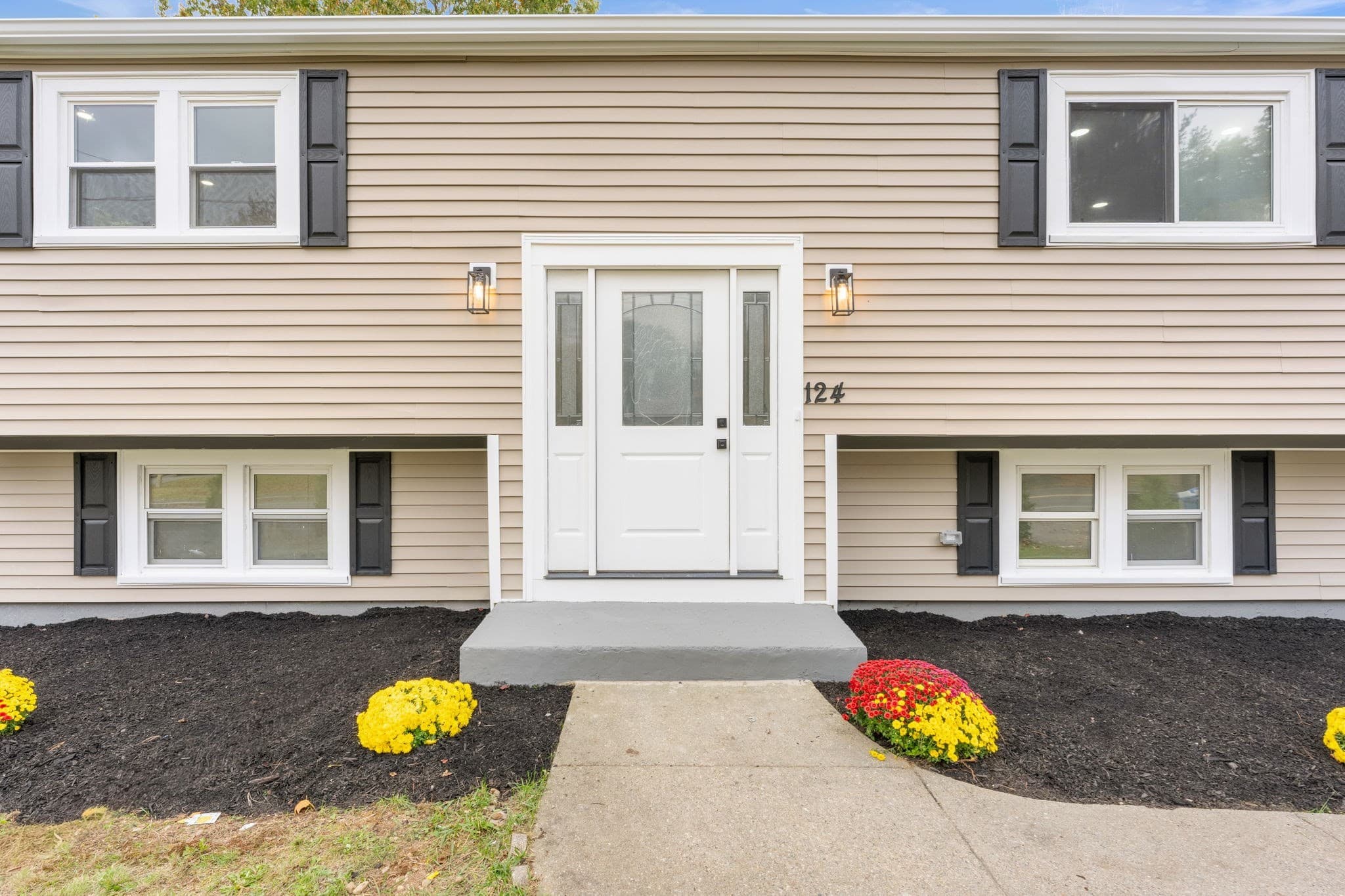 Single Family Residence at 124 Auburn St, Whitman MA 02382, photo 4 of 24