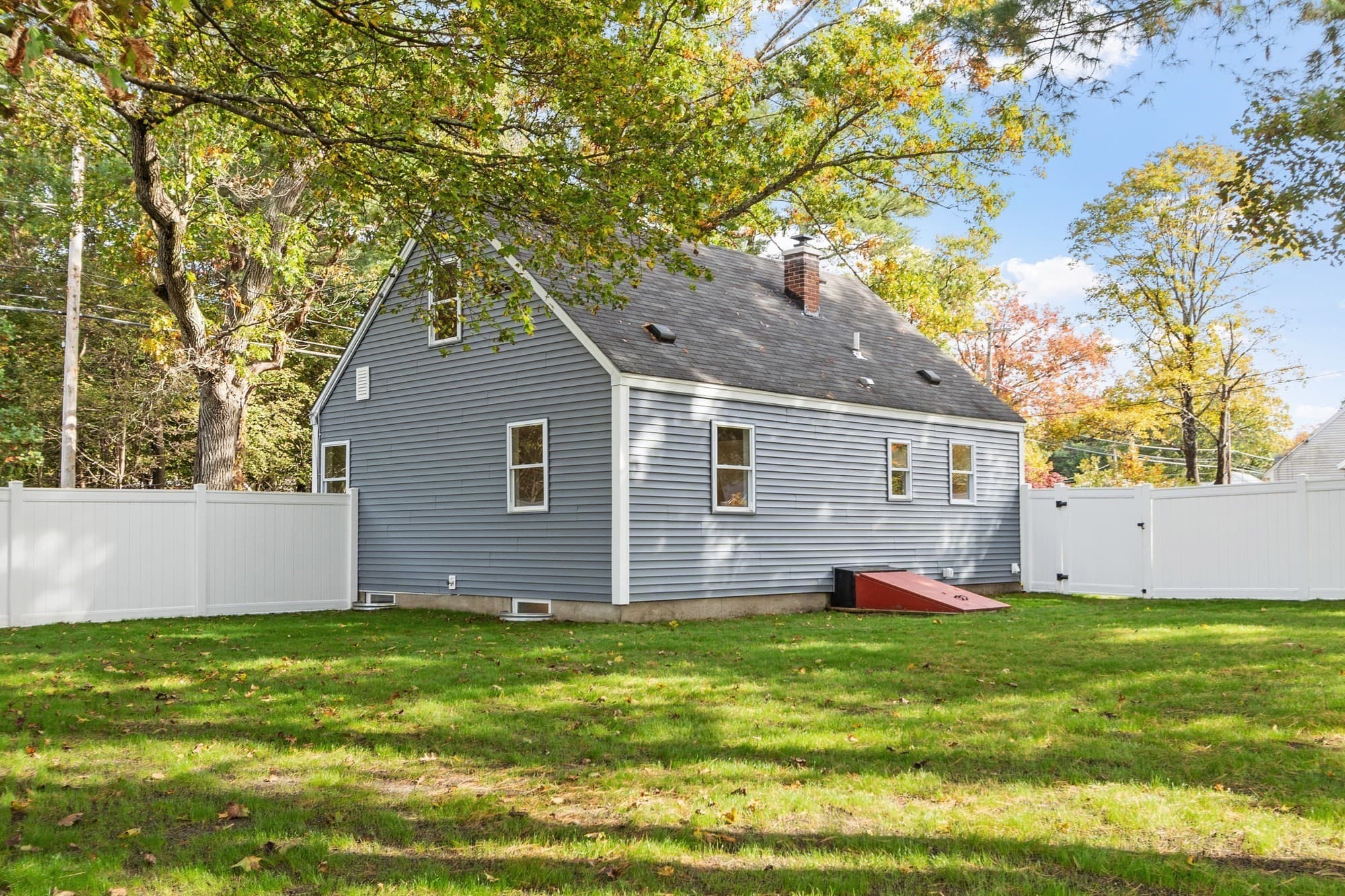 Single Family Residence at 143 Foster Road, Tewksbury MA 01876, photo 7 of 34