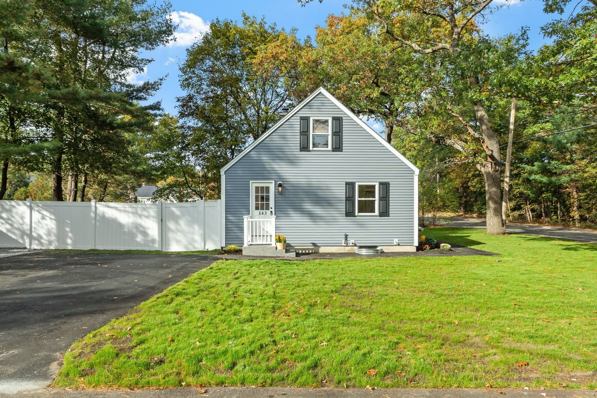 Single Family Residence at 143 Foster Road, Tewksbury MA 01876, photo 5 of 34