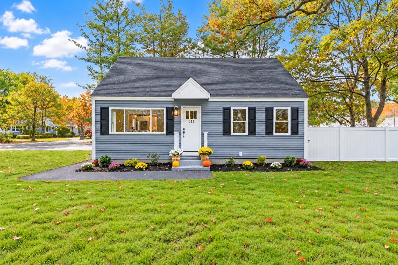Single Family Residence at 143 Foster Road, Tewksbury MA 01876, photo 4 of 34