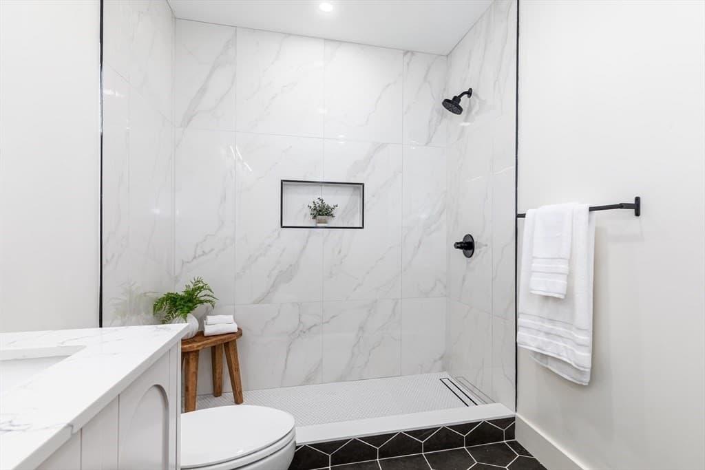 Condominium at 28 Thornton Park # B, Winthrop MA 02152, photo 23 of 23
