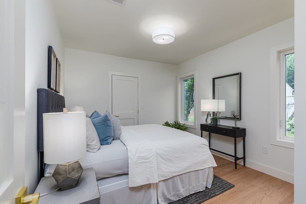 Condominium at 28 Thornton Park # B, Winthrop MA 02152, photo 16 of 23
