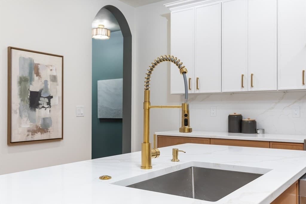Condominium at 28 Thornton Park # B, Winthrop MA 02152, photo 14 of 23