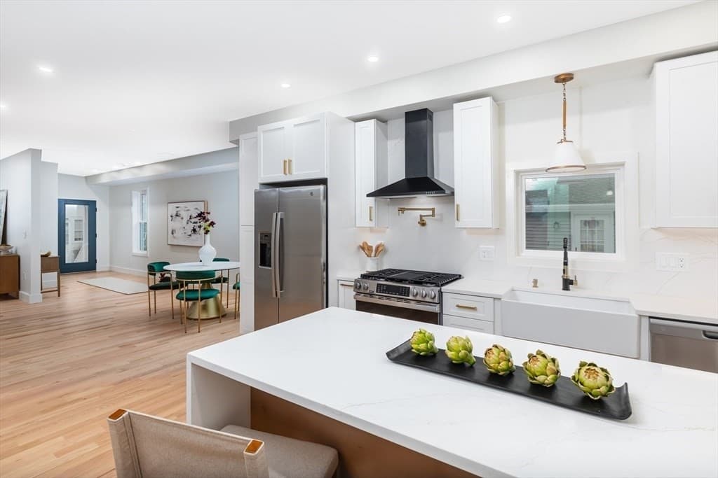 Condominium at 28 Thornton Park # B, Winthrop MA 02152, photo 18 of 23