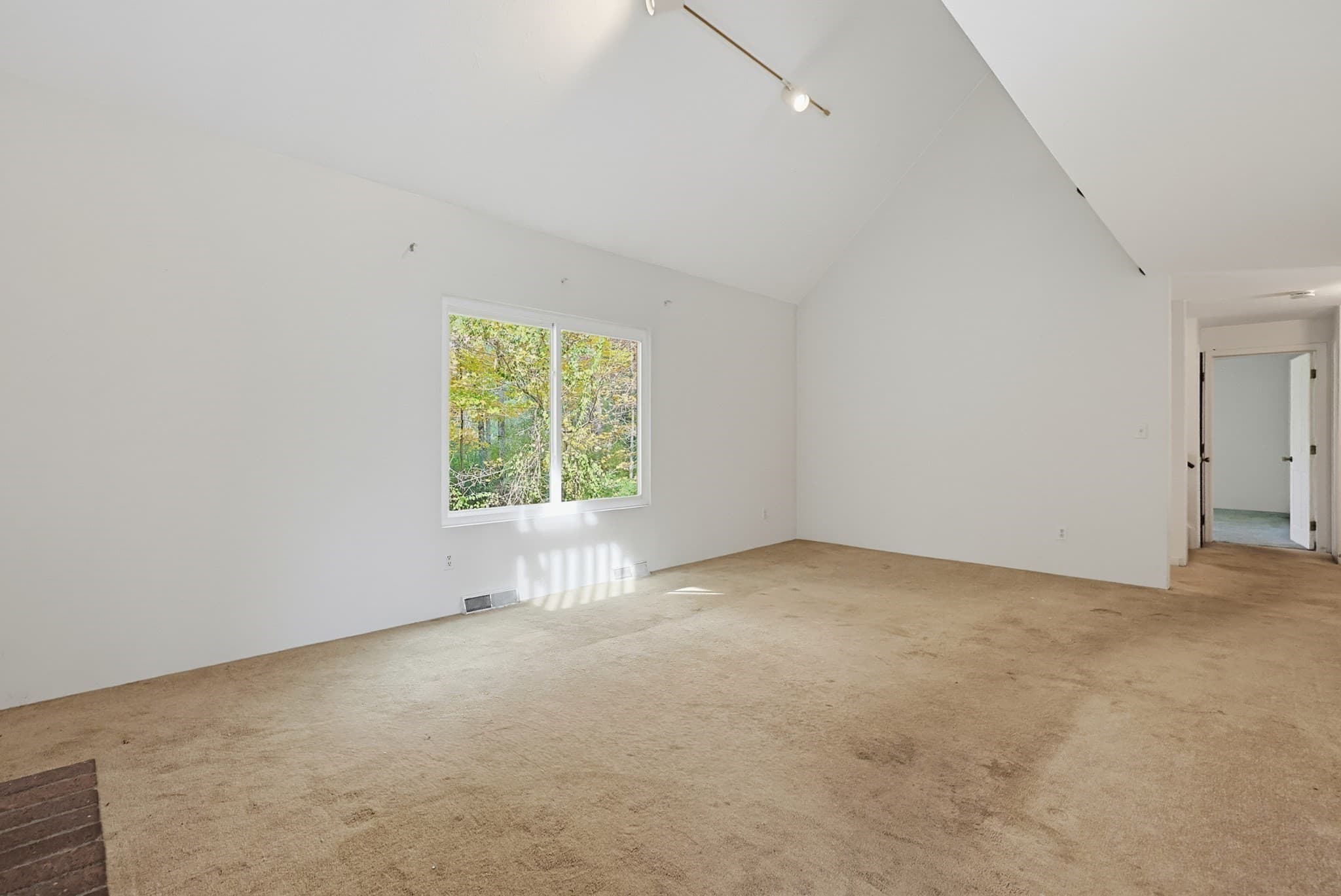 Single Family Residence at 741 Winter St., Holliston MA 01746, photo 5 of 38