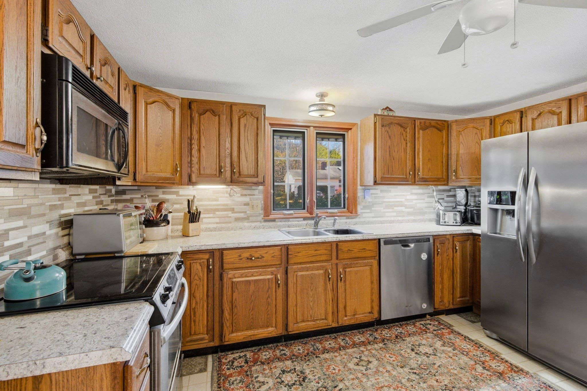 Single Family Residence at 3 Matthew Drive, Easthampton MA 01027, photo 6 of 32