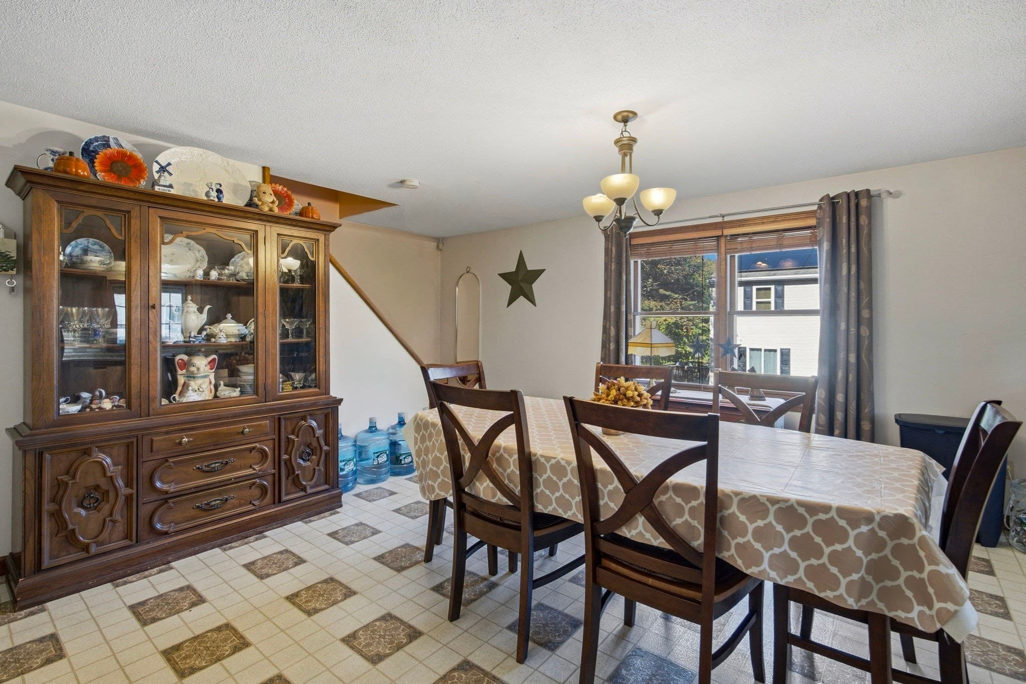 Single Family Residence at 3 Matthew Drive, Easthampton MA 01027, photo 10 of 32