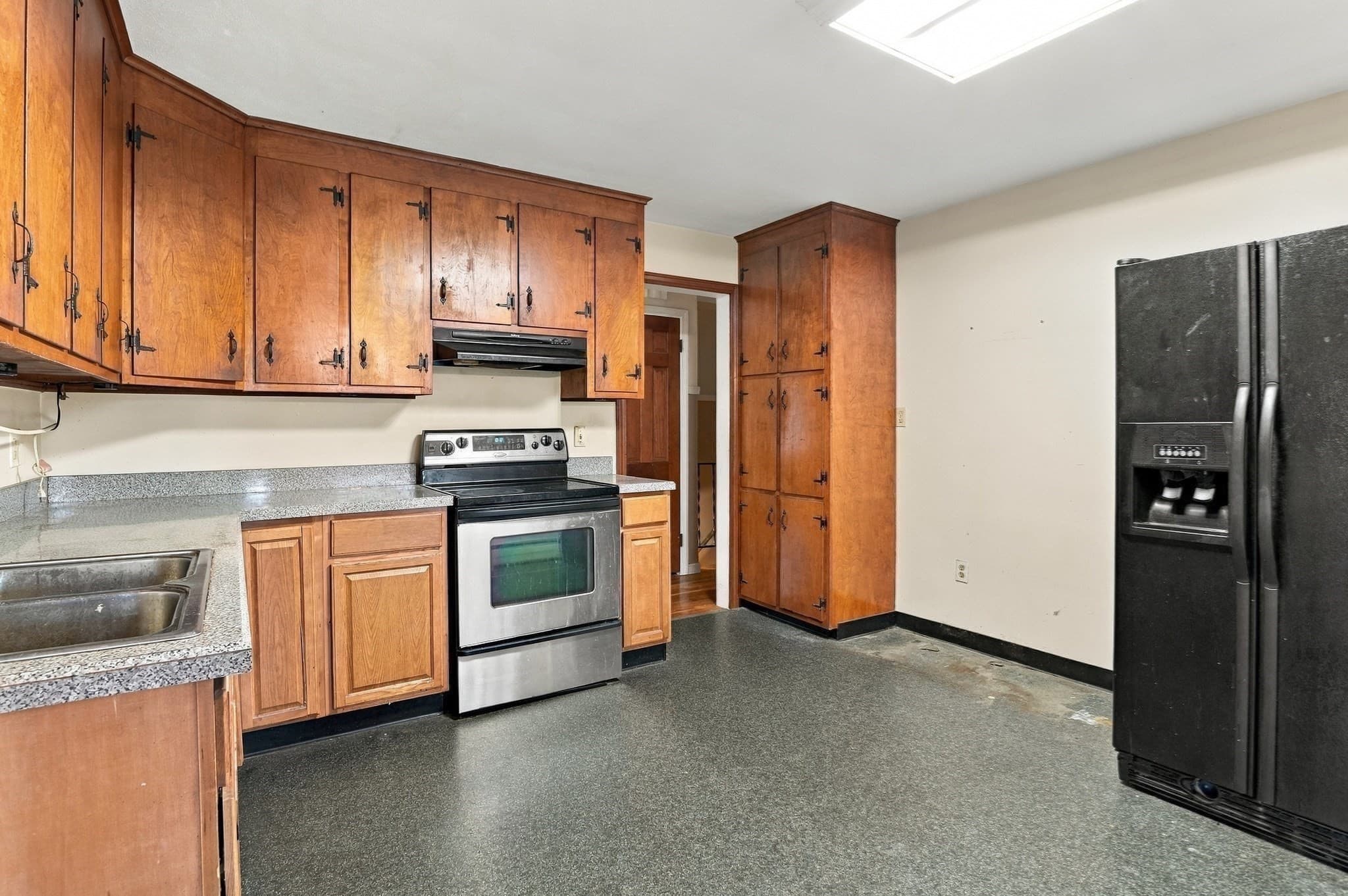 Single Family Residence at 160 Millbury Street, Auburn MA 01501, photo 12 of 38