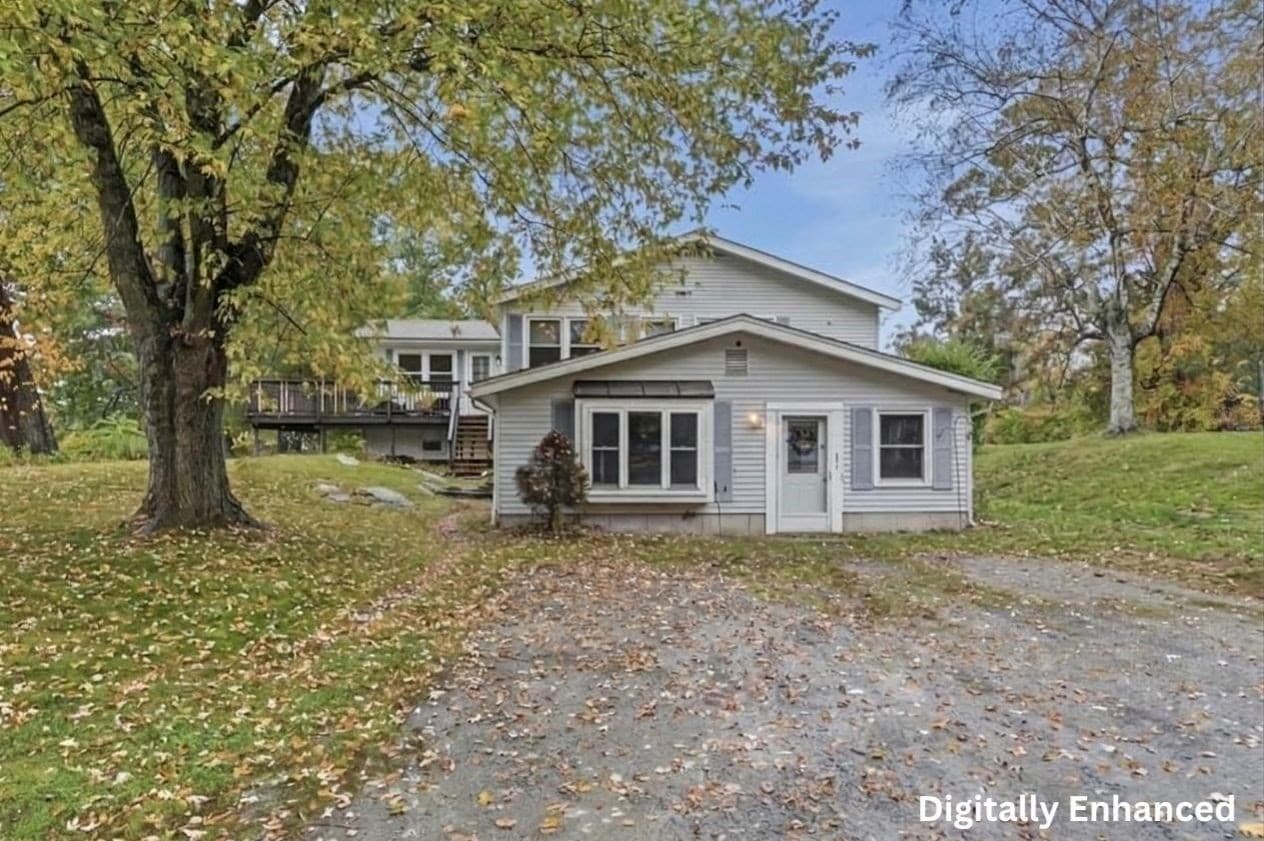 Single Family Residence at 160 Millbury Street, Auburn MA 01501, photo 3 of 38
