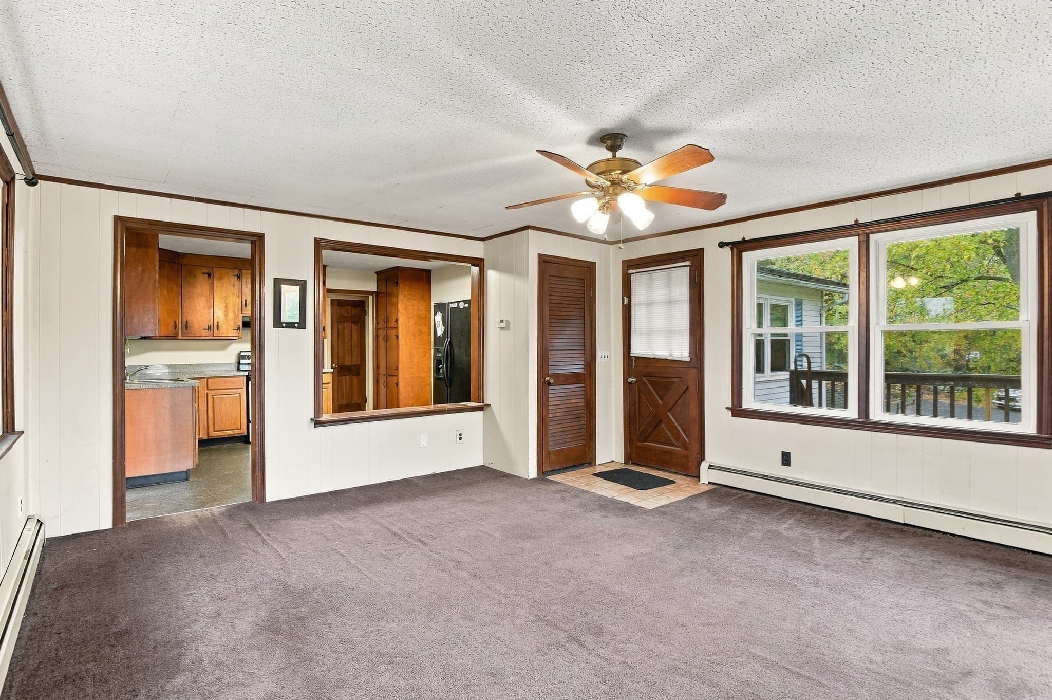 Single Family Residence at 160 Millbury Street, Auburn MA 01501, photo 5 of 38