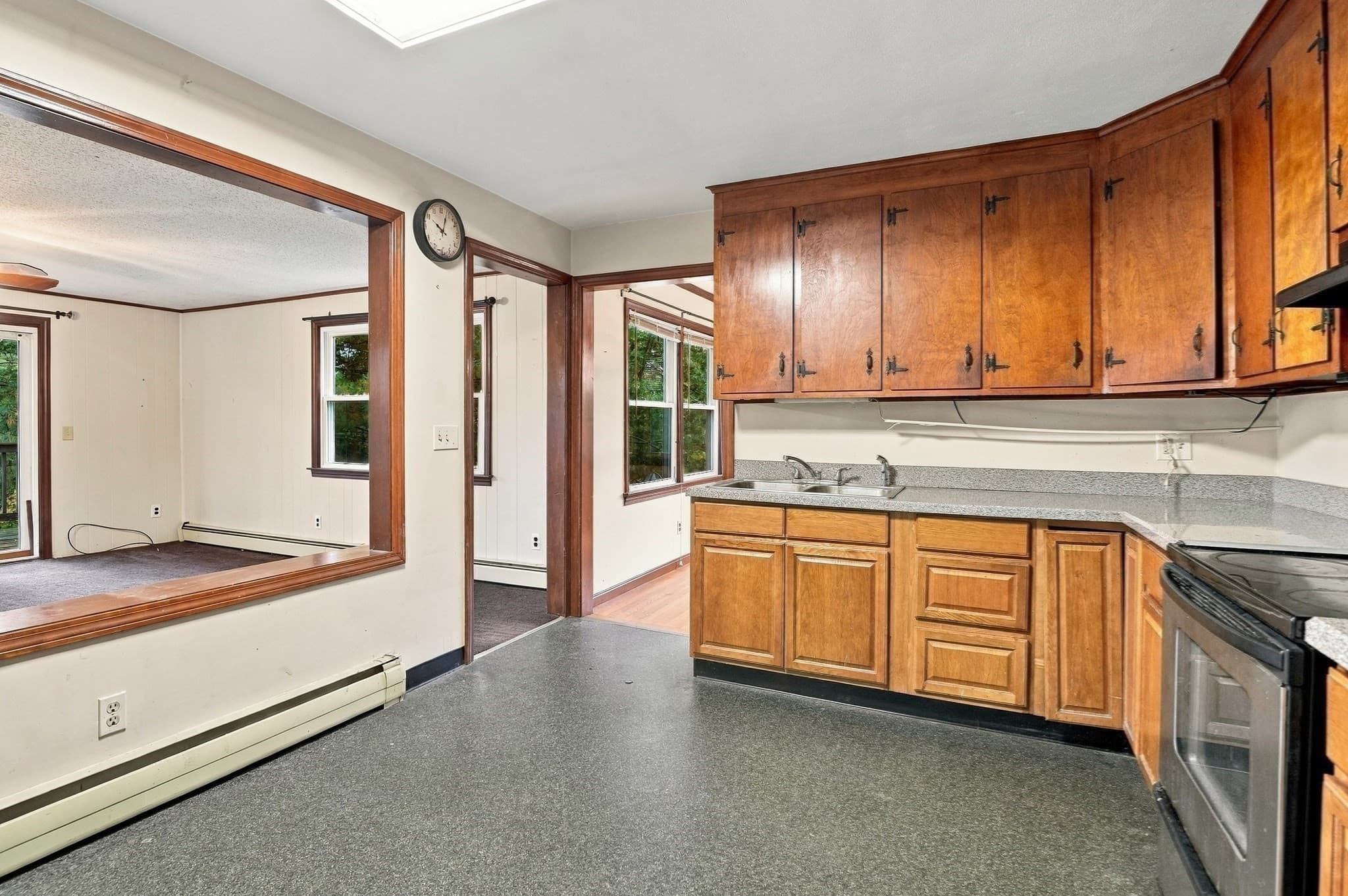 Single Family Residence at 160 Millbury Street, Auburn MA 01501, photo 10 of 38
