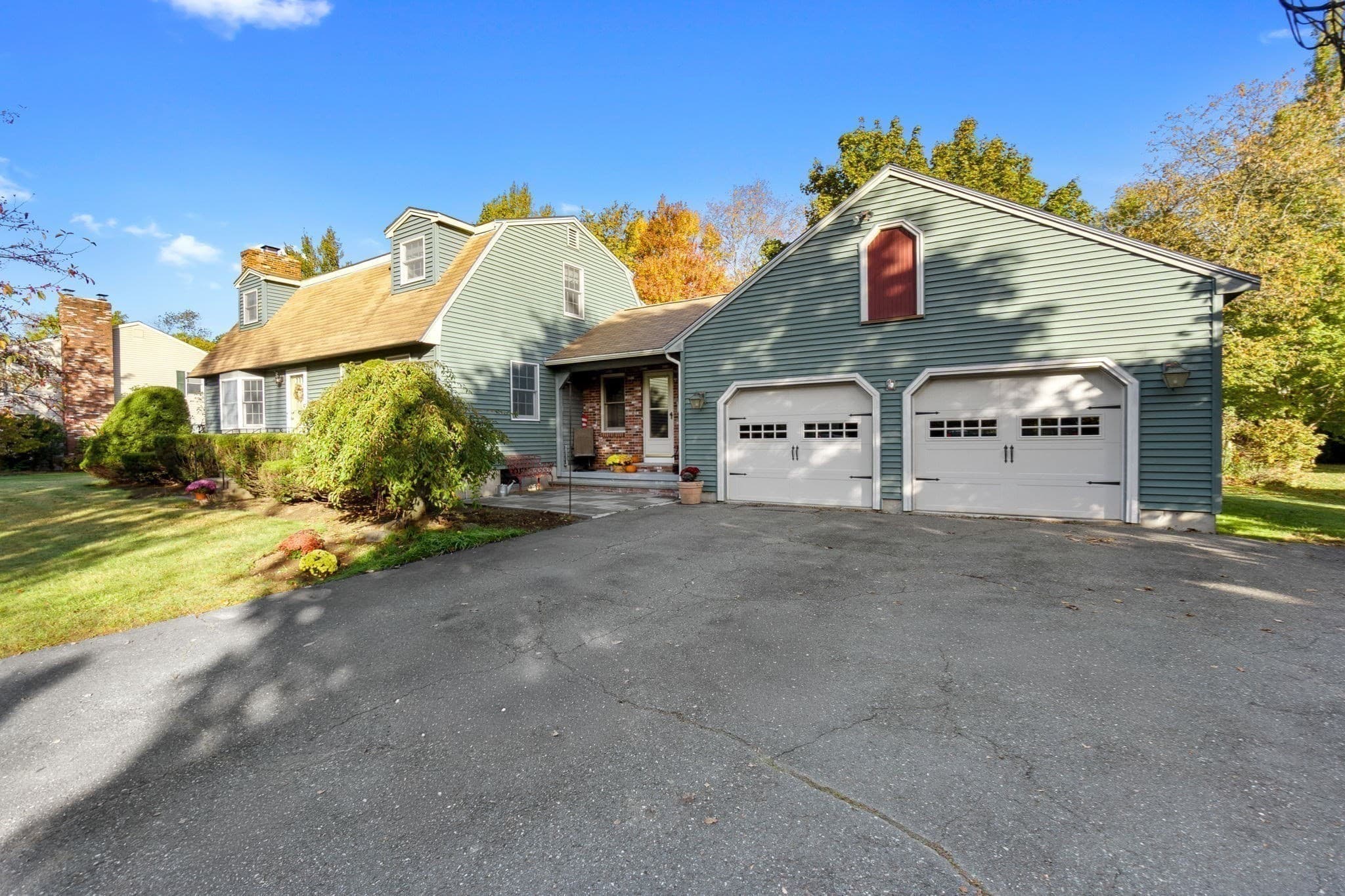 Single Family Residence at 3 Anthony Ln, Danvers MA 01923, photo 2 of 41
