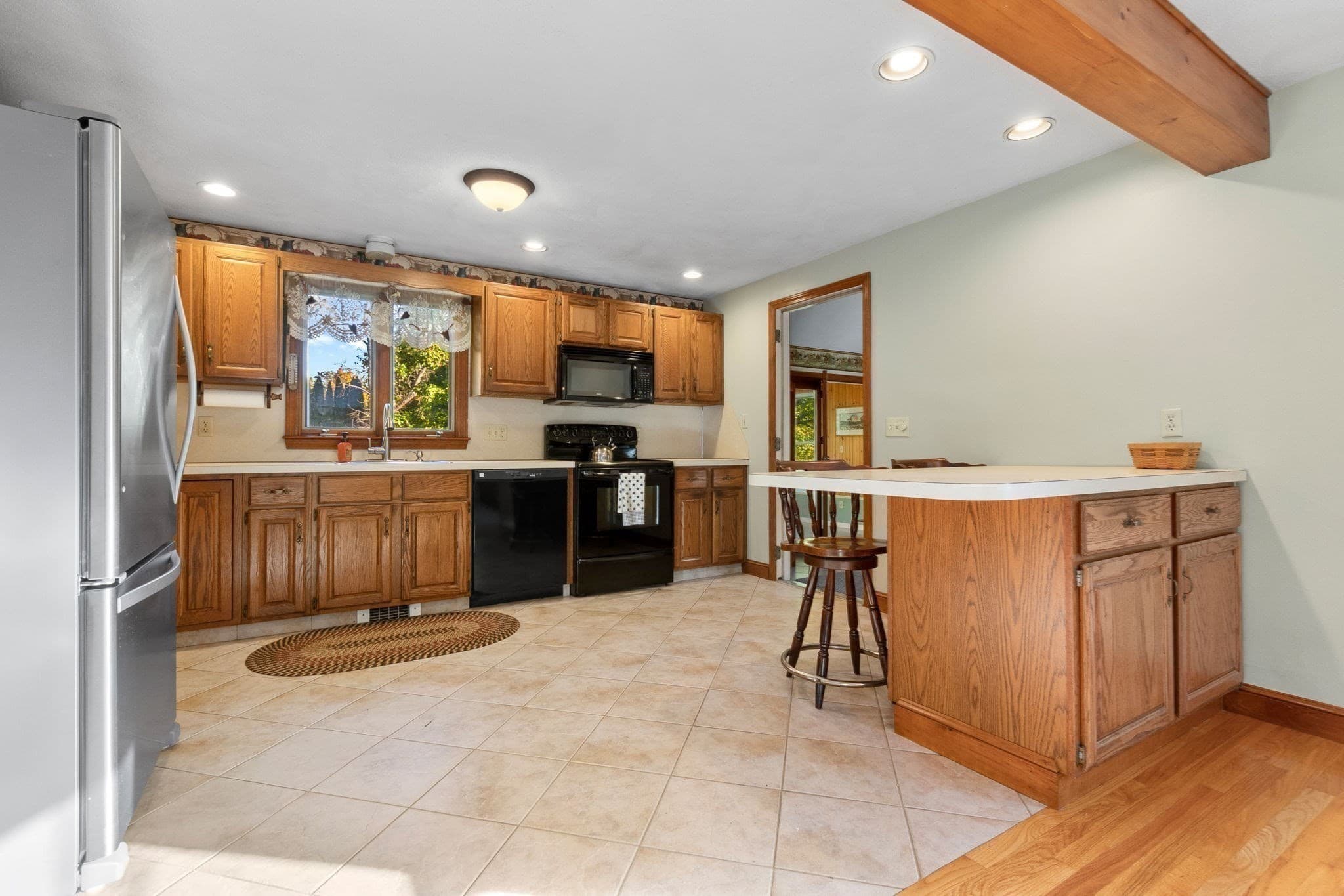 Single Family Residence at 3 Anthony Ln, Danvers MA 01923, photo 9 of 41