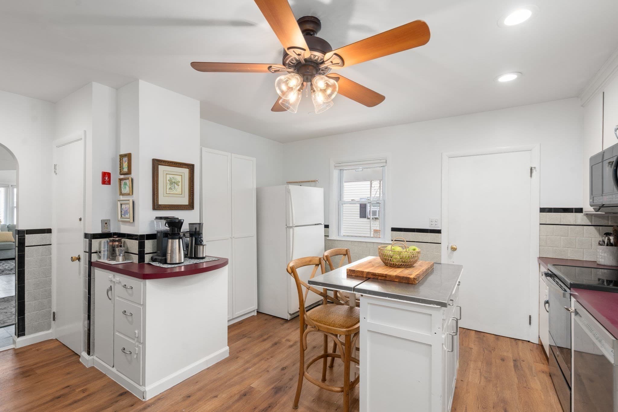 Single Family Residence at 29 Lexington Ave, Attleboro MA 02703, photo 11 of 26