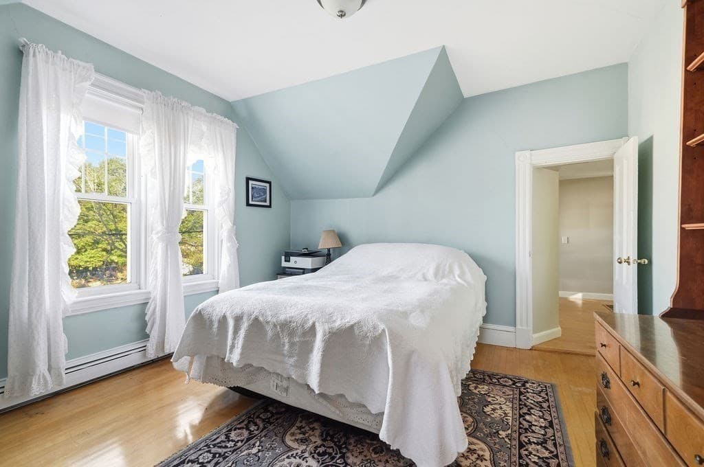 Single Family Residence at 929 S Franklin St., Holbrook MA 02343, photo 11 of 20
