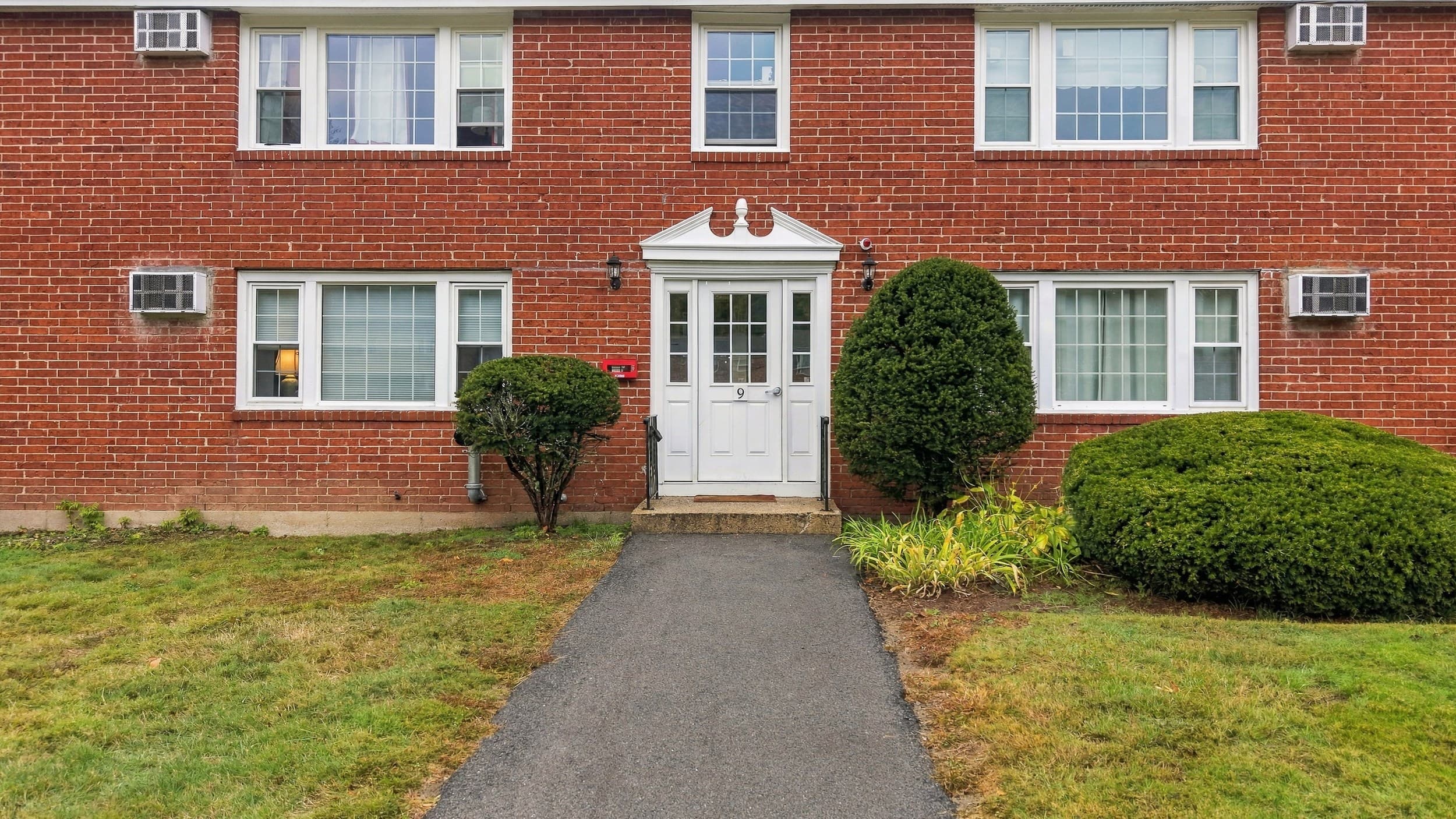 Condominium at 9 Myles Standish Drive # 8, Haverhill MA 01830, photo 2 of 33