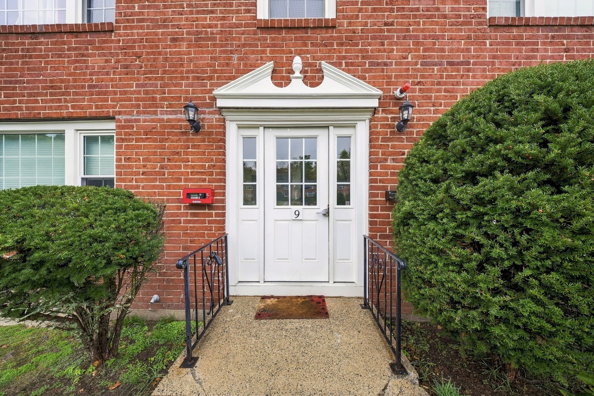 Condominium at 9 Myles Standish Drive # 8, Haverhill MA 01830, photo 12 of 33