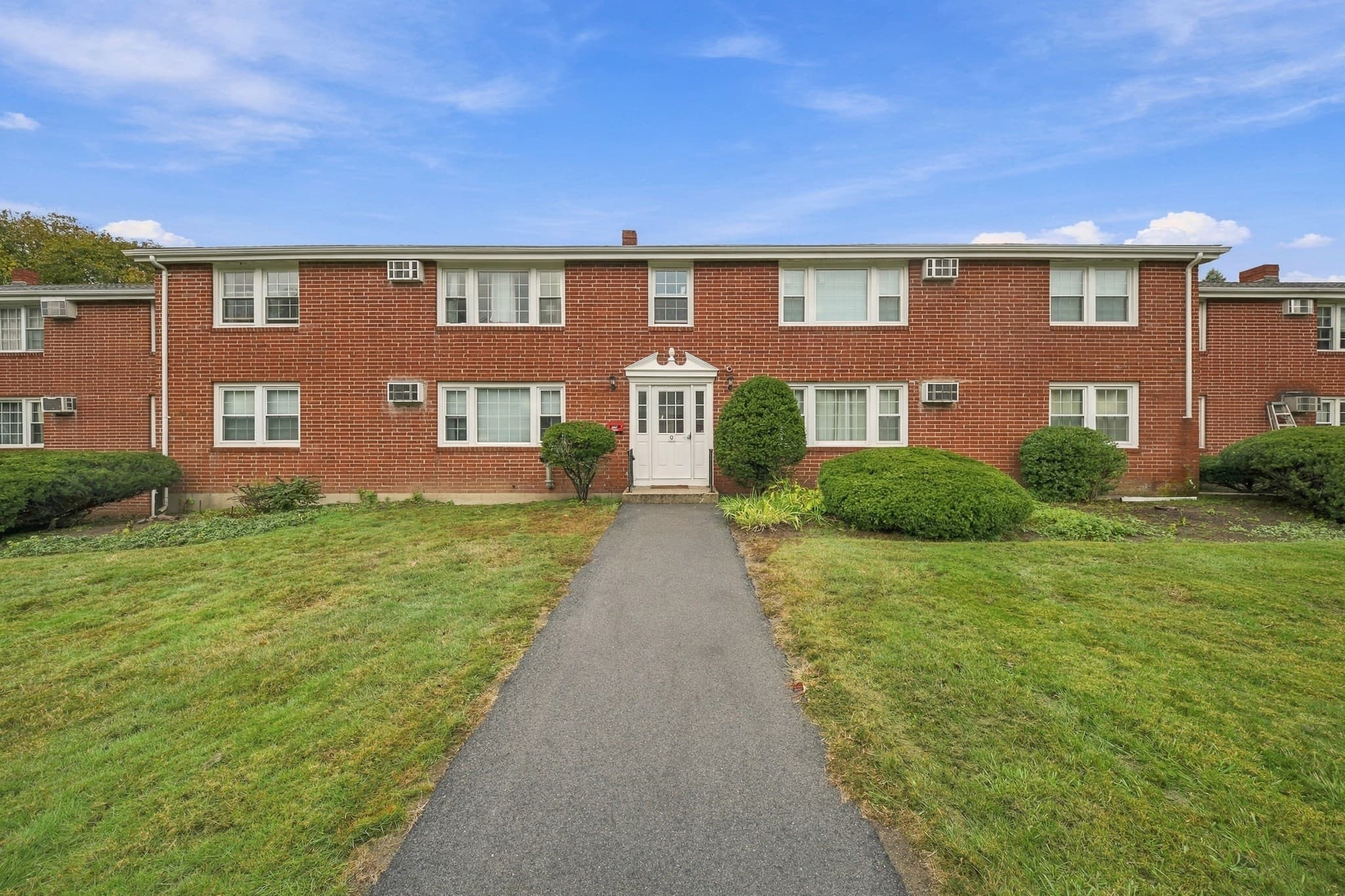 Condominium at 9 Myles Standish Drive # 8, Haverhill MA 01830, photo 10 of 33