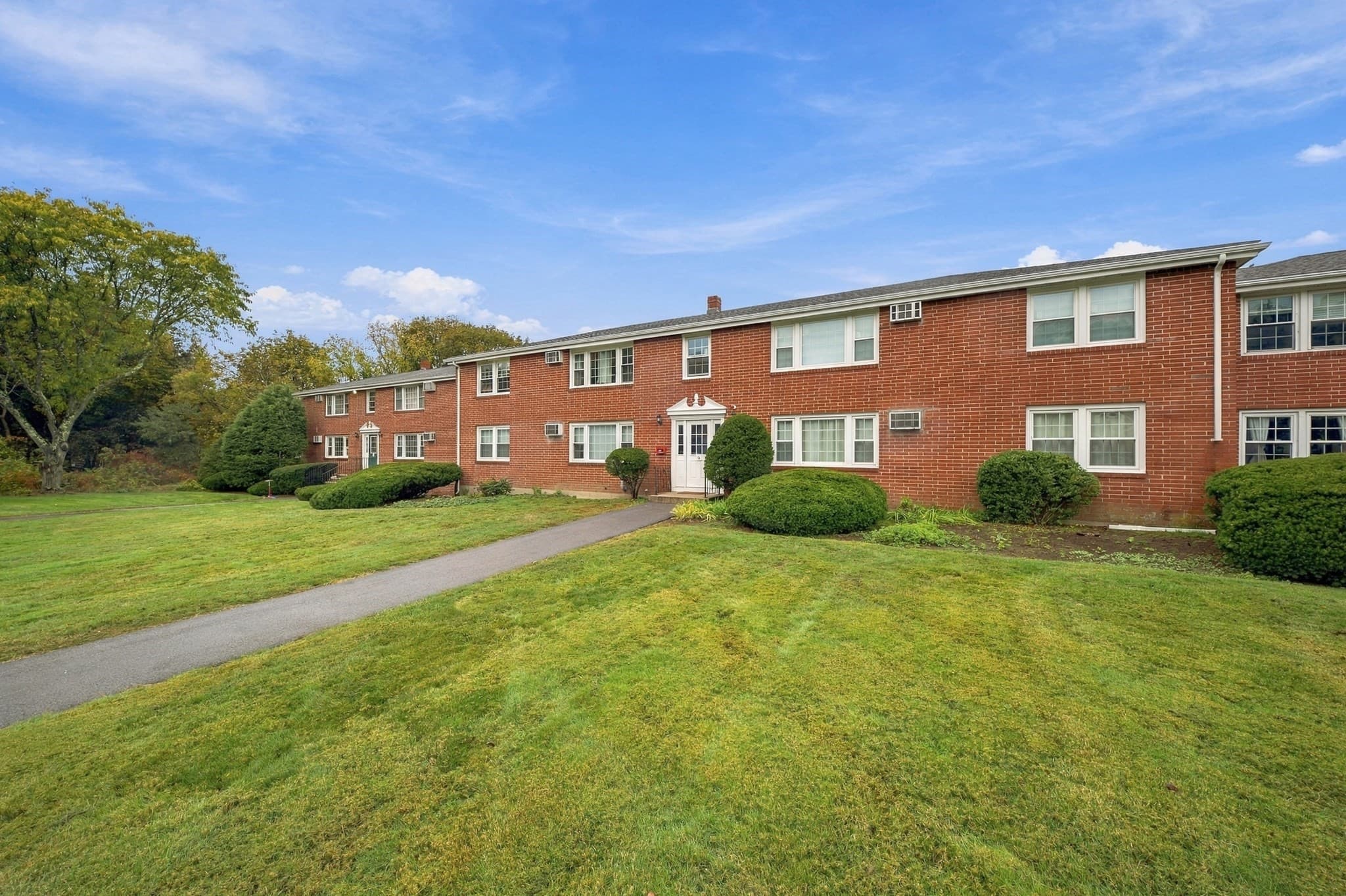 Condominium at 9 Myles Standish Drive # 8, Haverhill MA 01830, photo 14 of 33