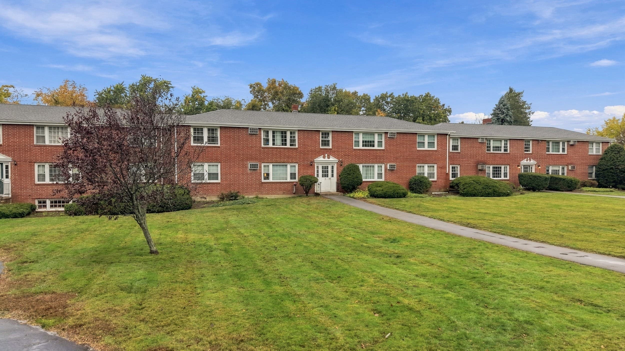 Condominium at 9 Myles Standish Drive # 8, Haverhill MA 01830, photo 4 of 33