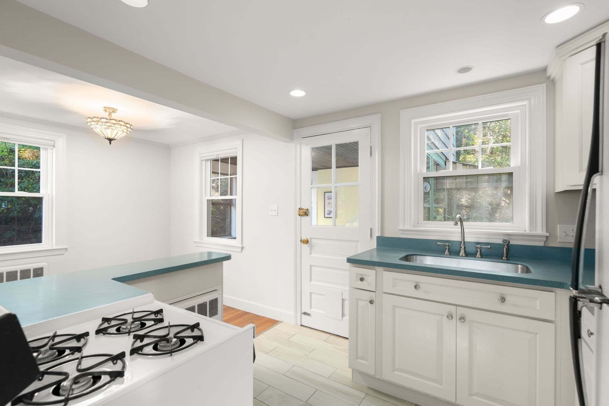 2 Family - 2 Units Up/Down at 44 Mount Vernon, Boston MA 02135, photo 6 of 18