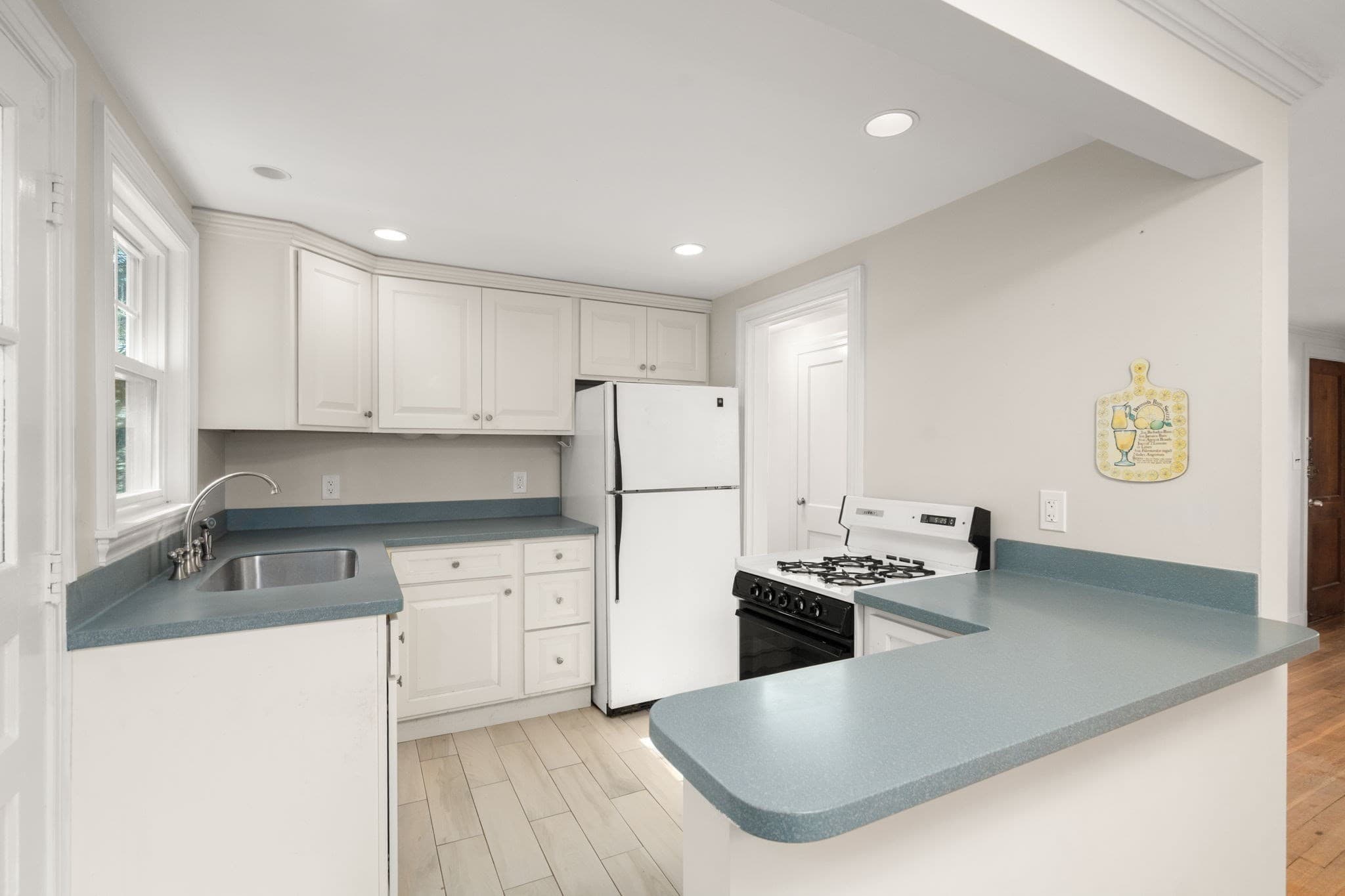 2 Family - 2 Units Up/Down at 44 Mount Vernon, Boston MA 02135, photo 5 of 18