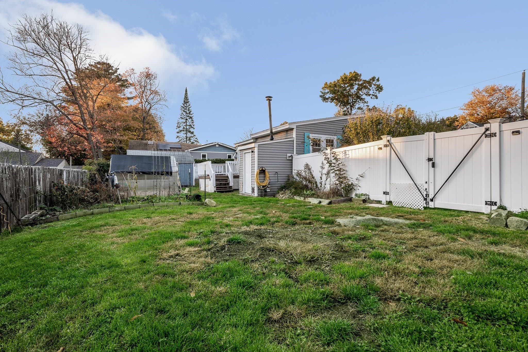 Single Family Residence at 100 Hilltop Rd, Dracut MA 01826, photo 27 of 33