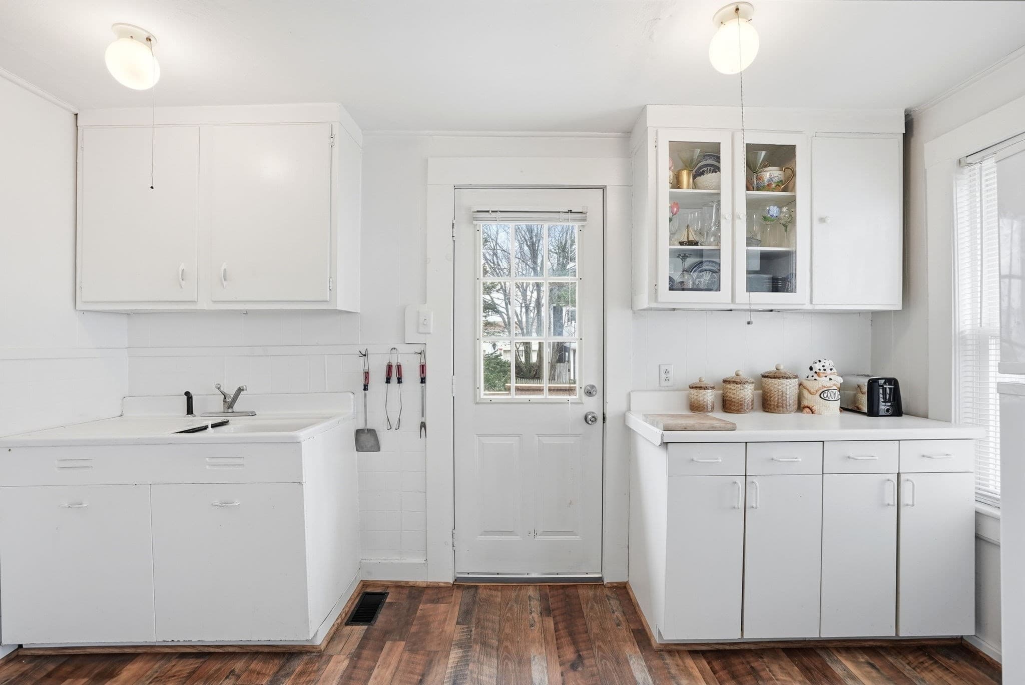 Single Family Residence at 6 Touraine Ave, Hull MA 02045, photo 13 of 41
