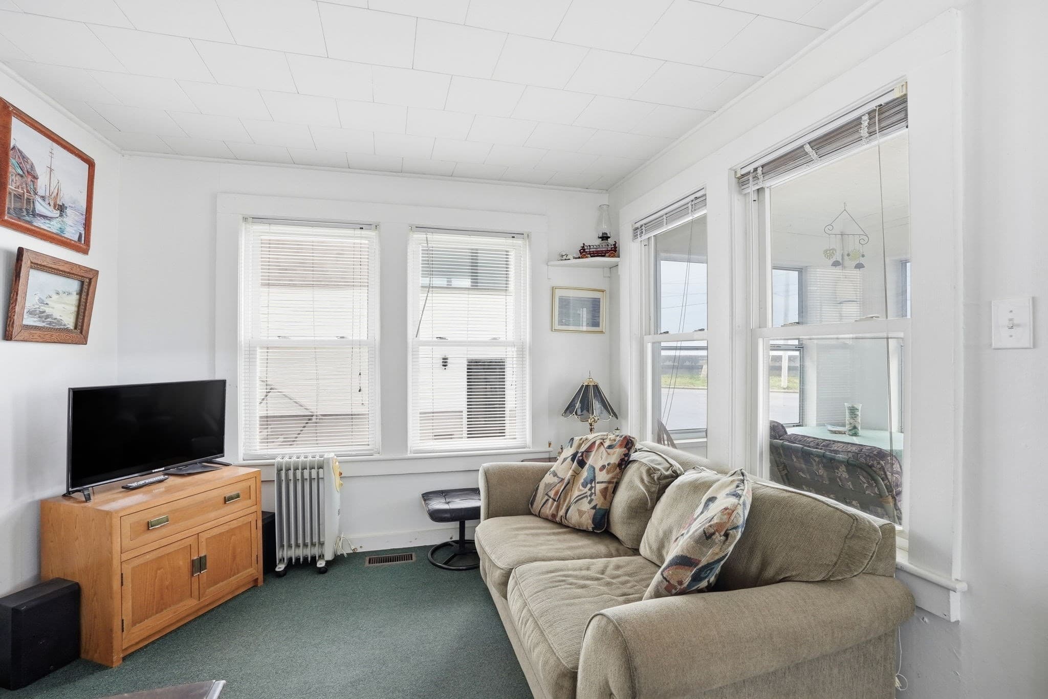 Single Family Residence at 6 Touraine Ave, Hull MA 02045, photo 5 of 41