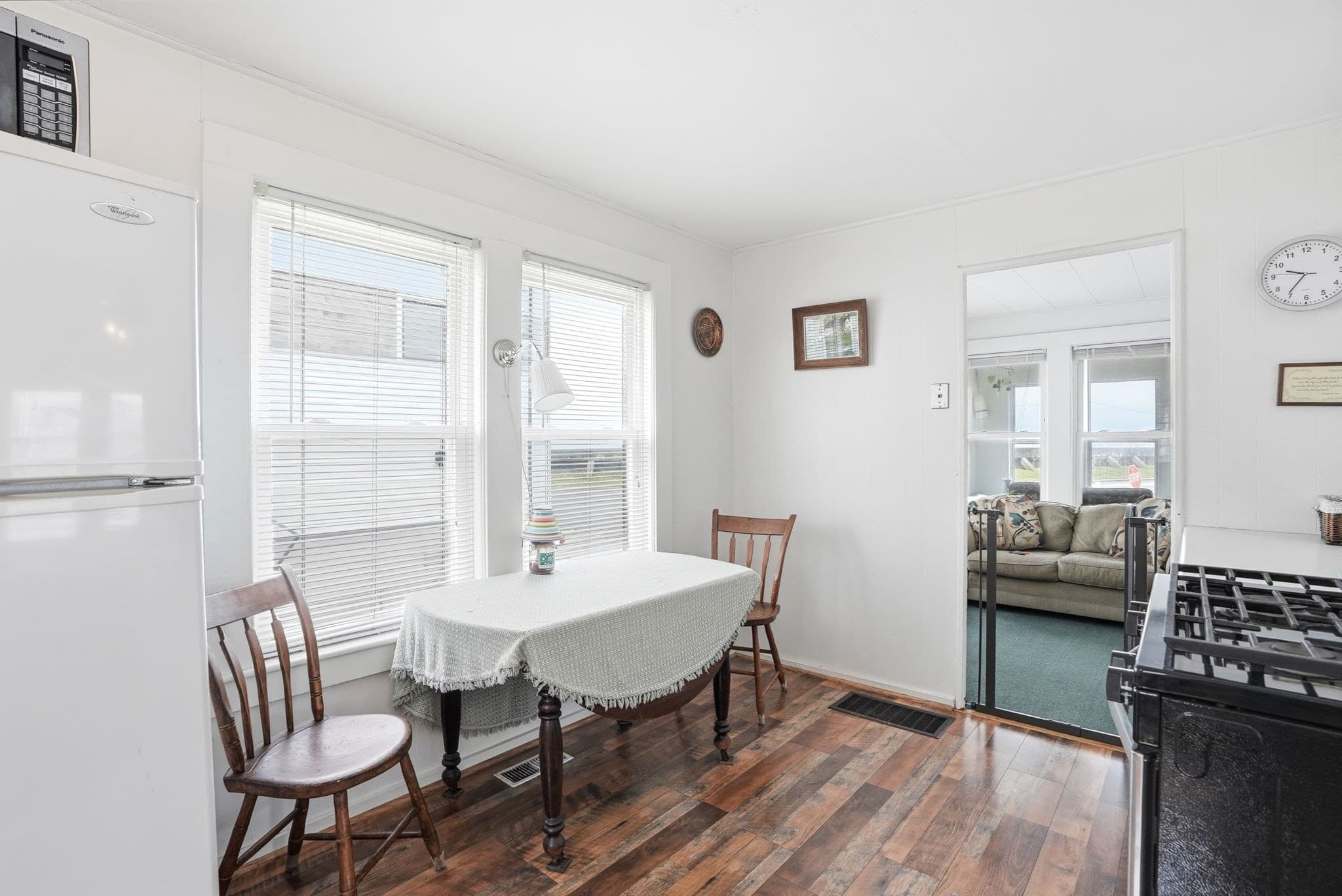 Single Family Residence at 6 Touraine Ave, Hull MA 02045, photo 9 of 41
