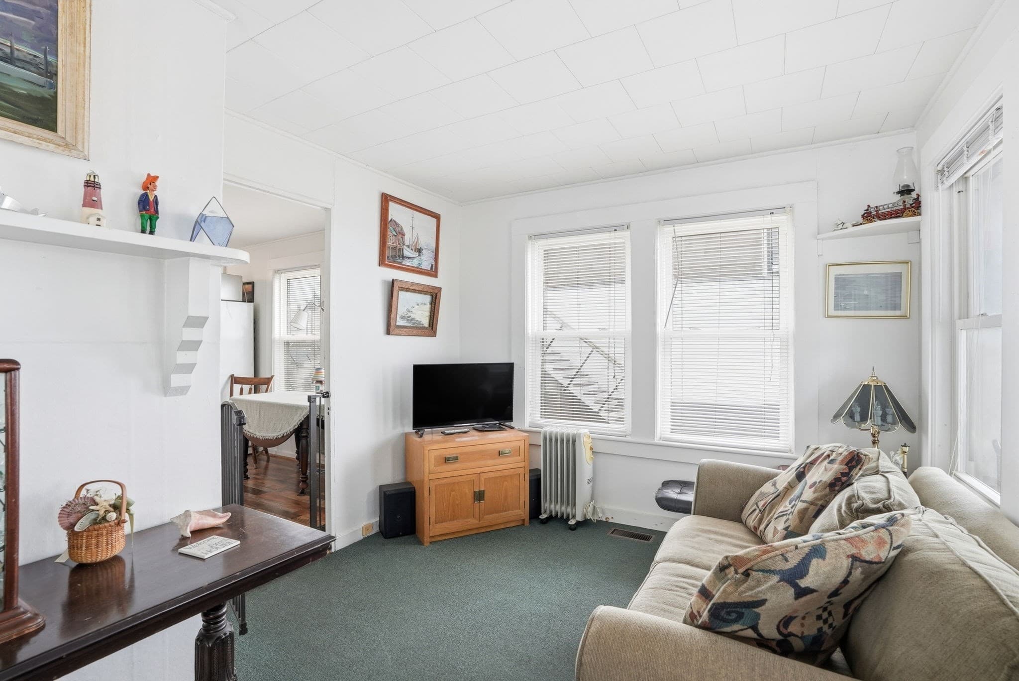 Single Family Residence at 6 Touraine Ave, Hull MA 02045, photo 4 of 41