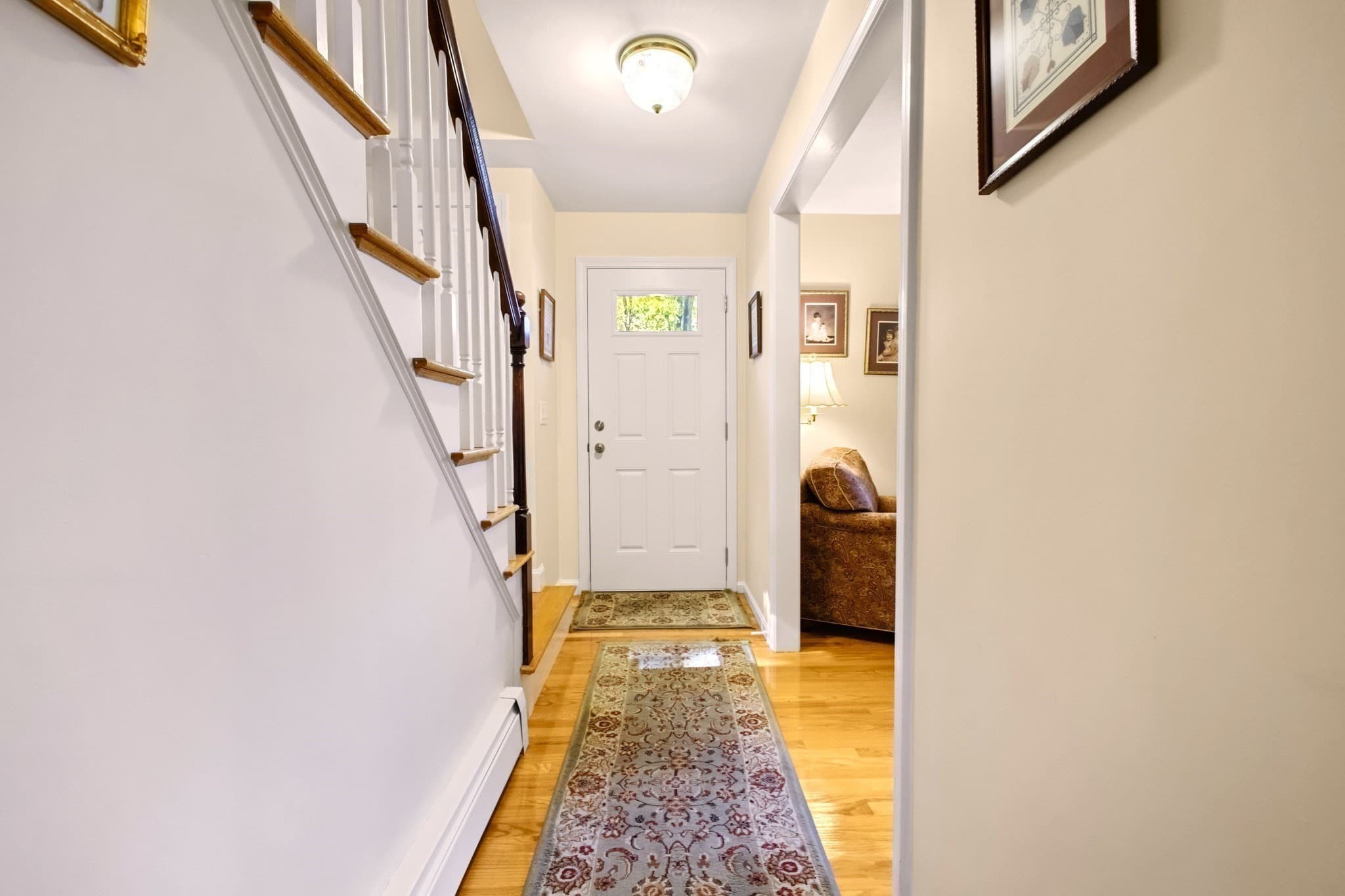 Single Family Residence at 28 Arbor Dr, Shrewsbury MA 01545, photo 8 of 27