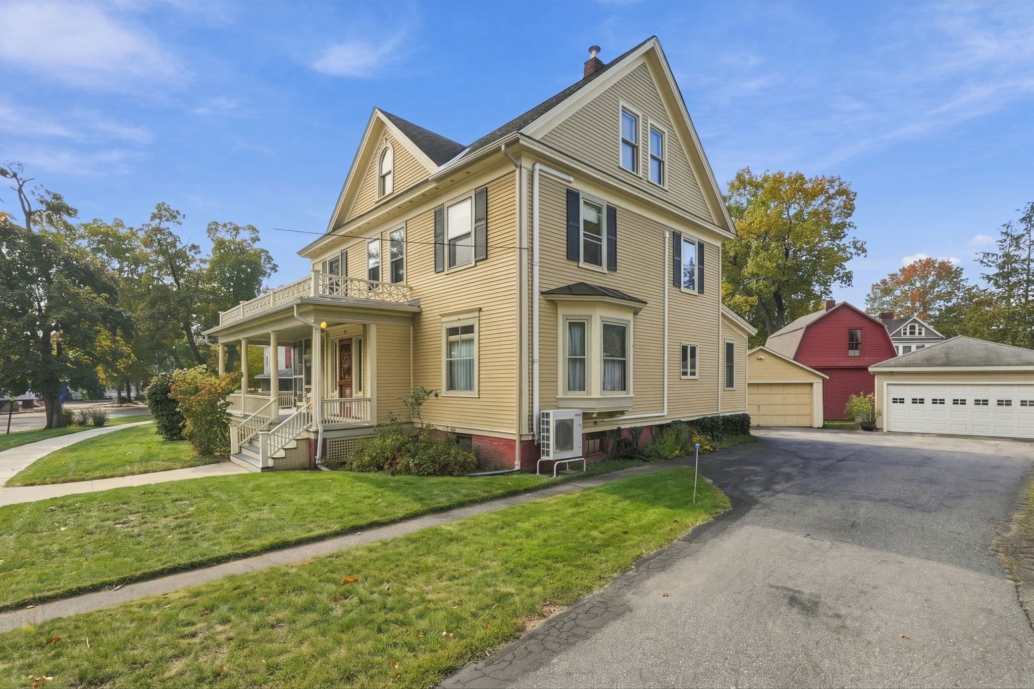 Single Family Residence at 116 S Park Ave., Longmeadow MA 01106, photo 2 of 32