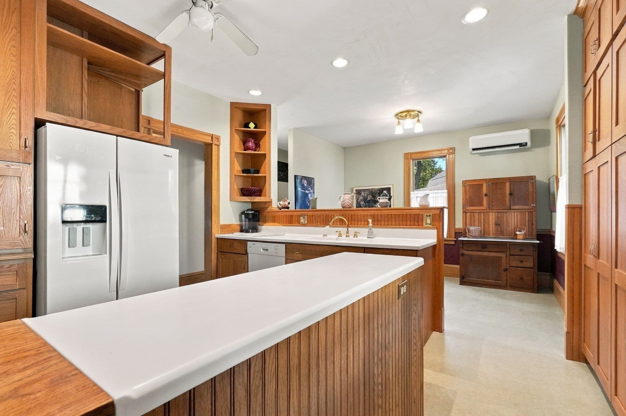 Single Family Residence at 116 S Park Ave., Longmeadow MA 01106, photo 9 of 32
