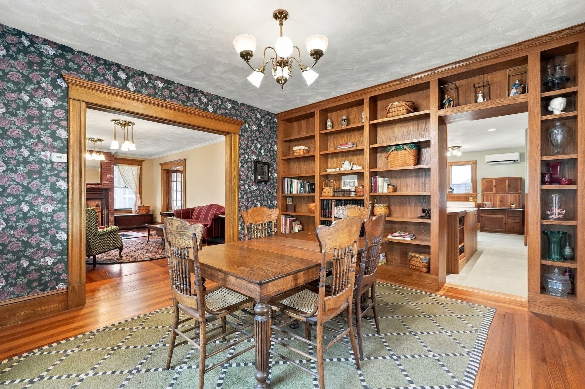 Single Family Residence at 116 S Park Ave., Longmeadow MA 01106, photo 8 of 32