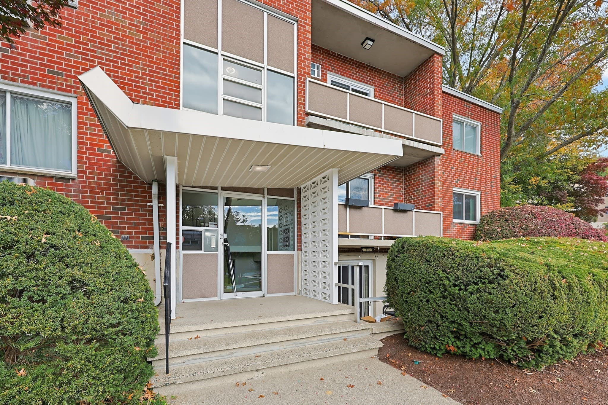 22 Jacqueline Rd # D, Waltham MA 02452