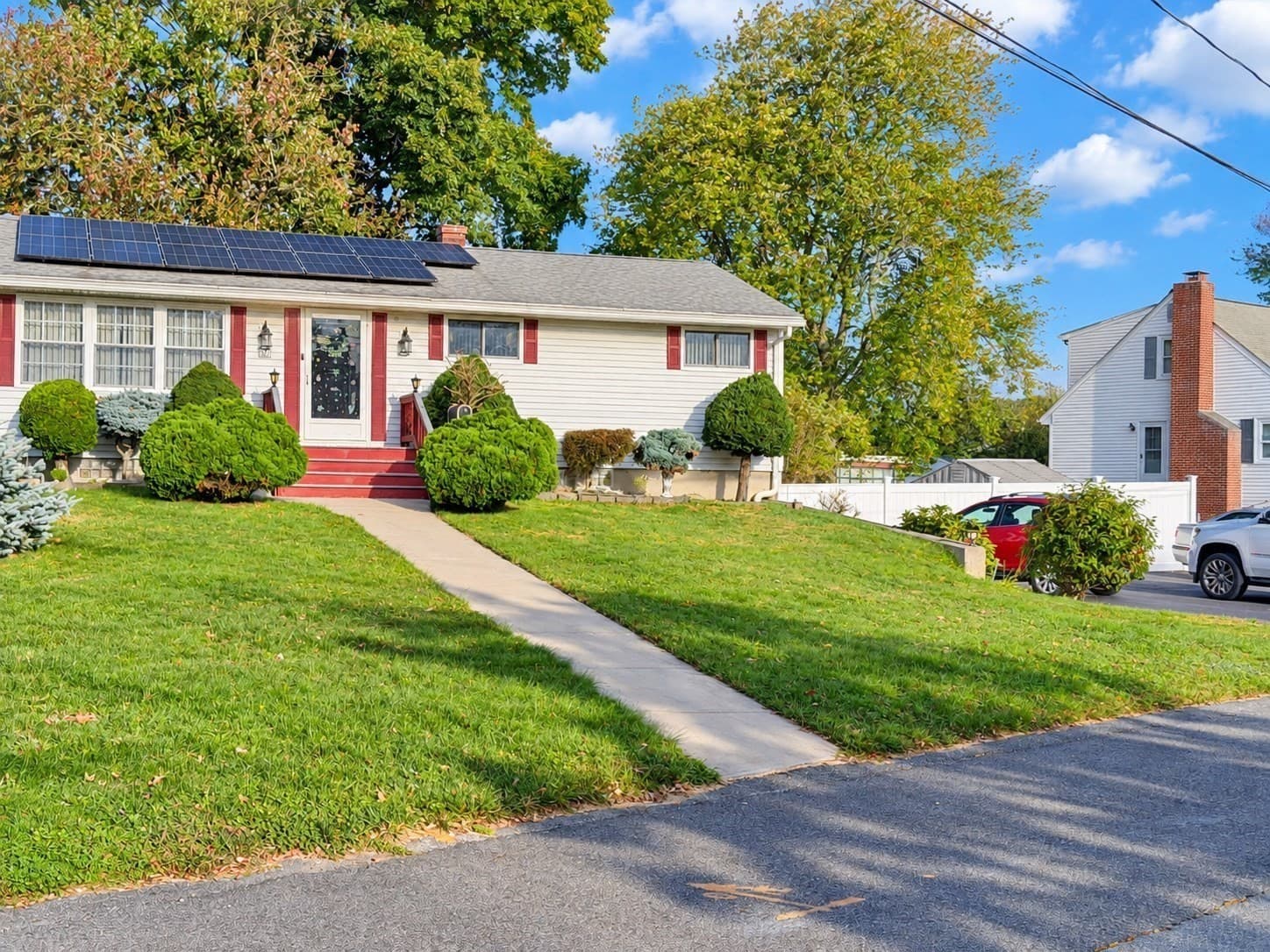 Single Family Residence at 37 Paula Street, Somerset MA 02726, photo 2 of 31