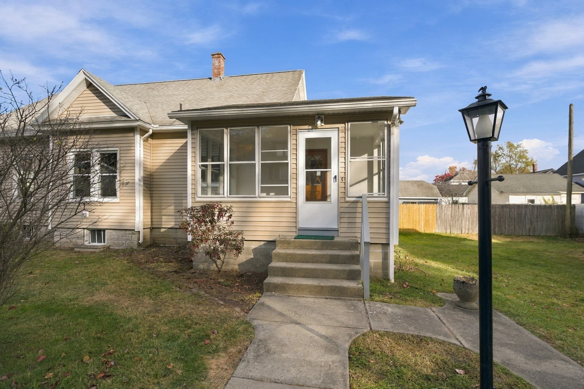 Single Family Residence at 62 Brookline Ave, Holyoke MA 01040, photo 3 of 35