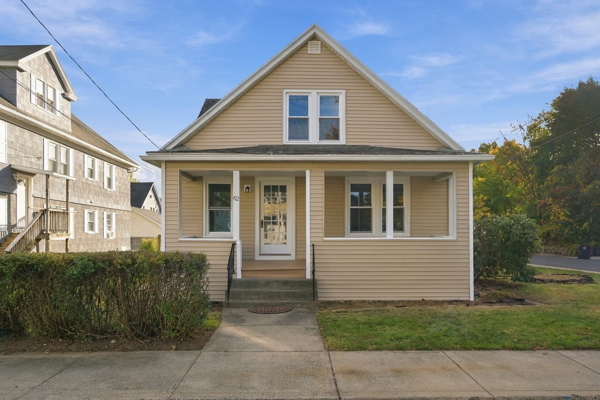 62 Brookline Ave, Holyoke MA 01040