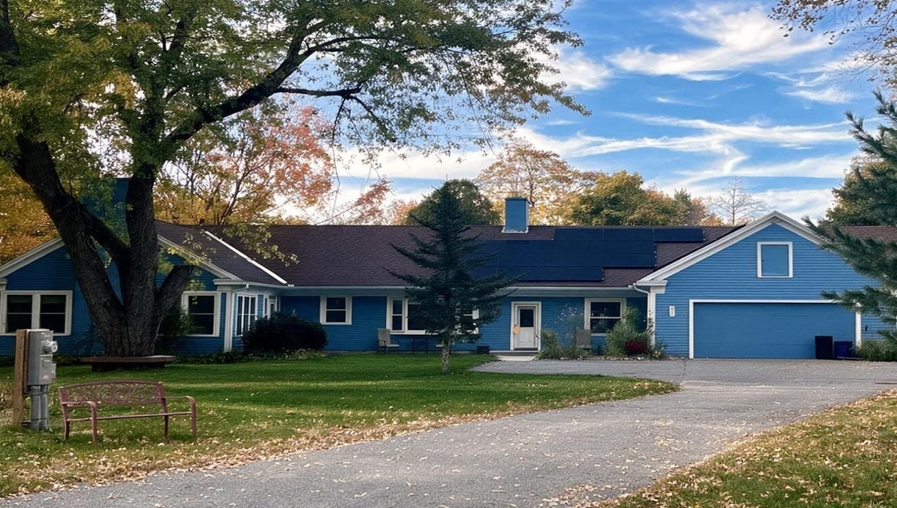 Single Family Residence at 27 Oak Ave, Lunenburg MA 01462, photo 2 of 42
