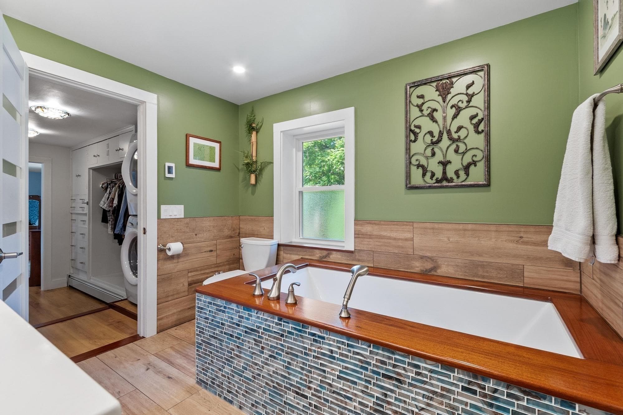 Single Family Residence at 27 Oak Ave, Lunenburg MA 01462, photo 20 of 42