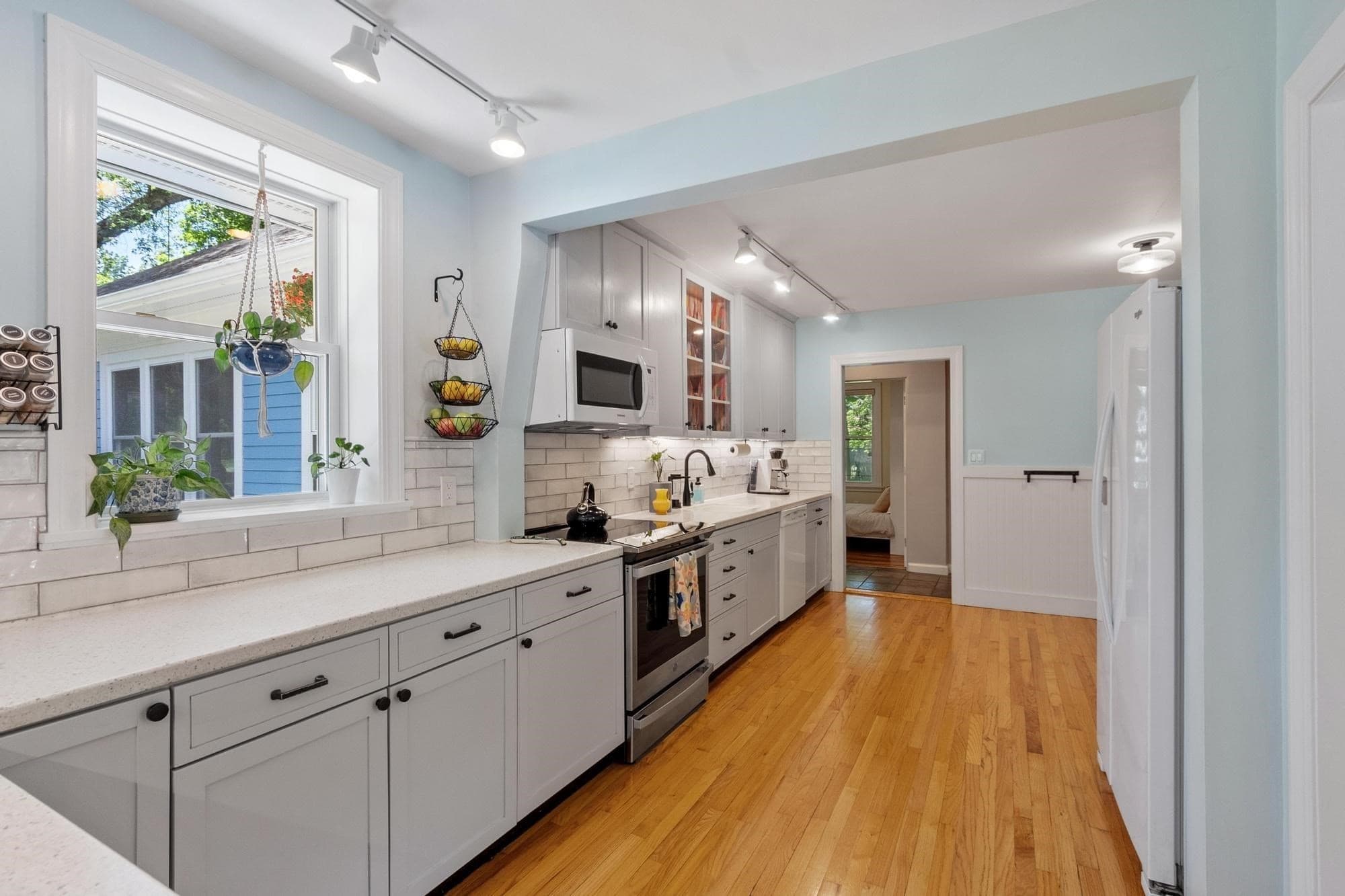 Single Family Residence at 27 Oak Ave, Lunenburg MA 01462, photo 10 of 42