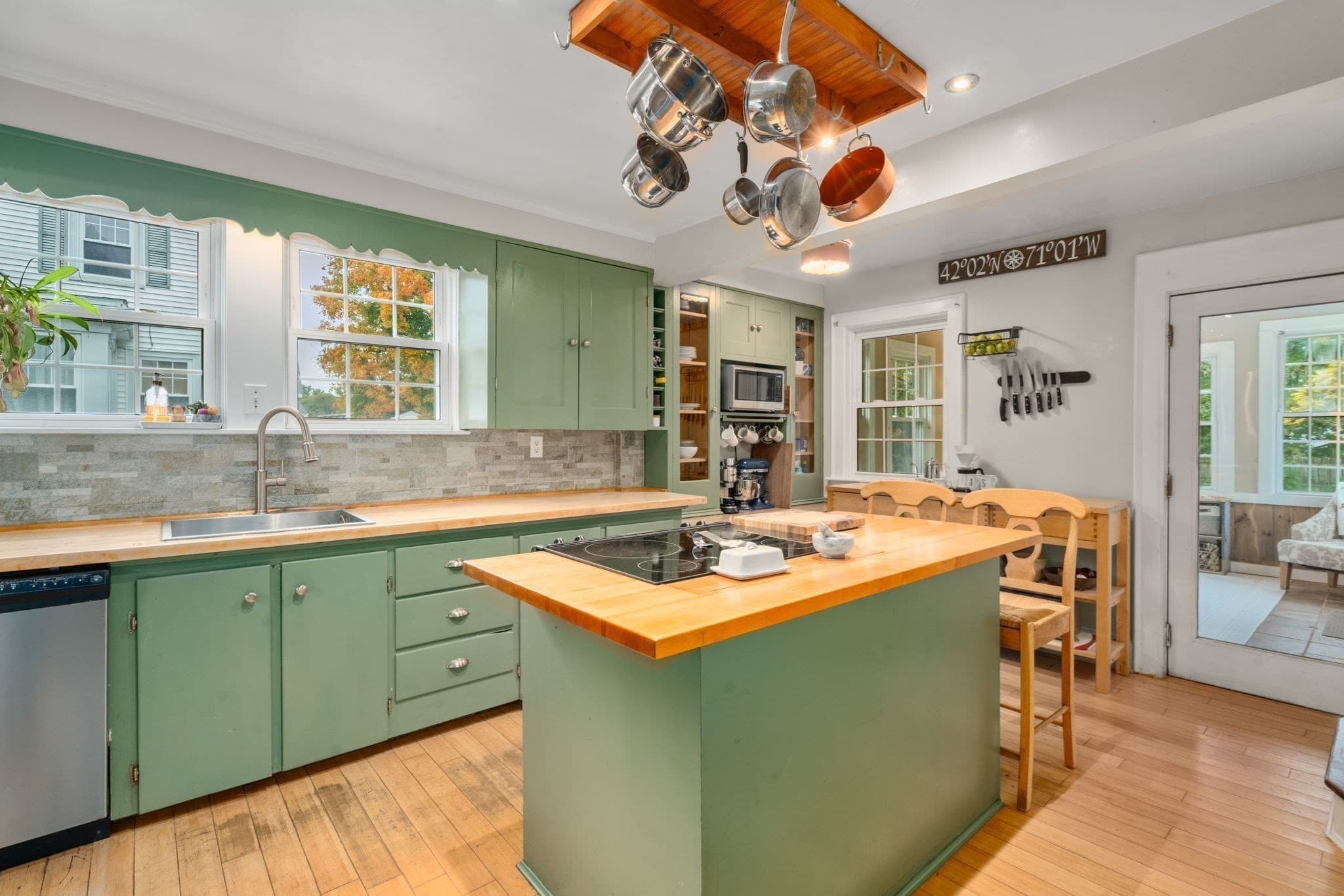 Single Family Residence at 418 Copeland Street, Brockton MA 02301, photo 11 of 32