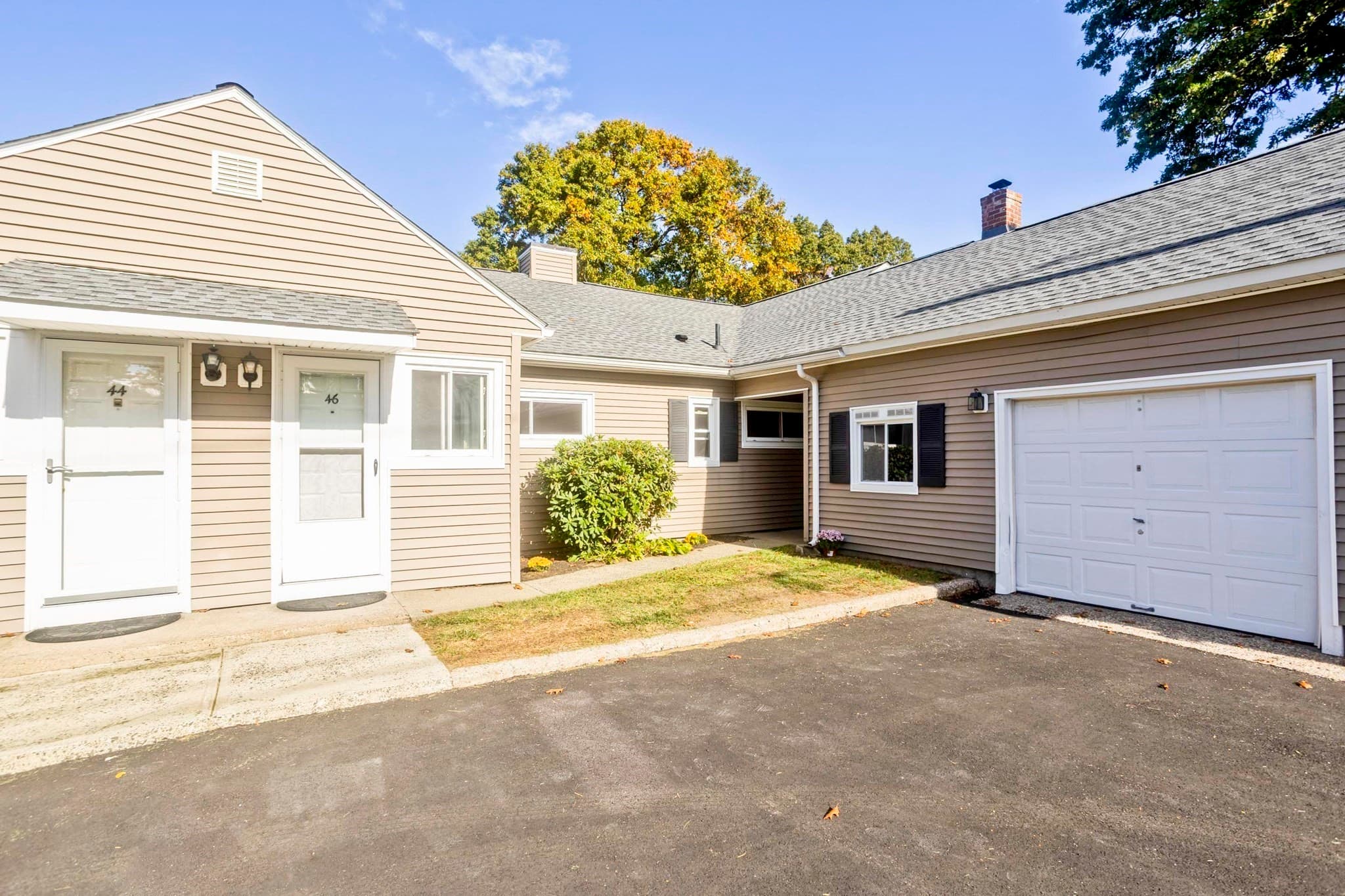 46 Meadowlark Ln # 46, Chicopee MA 01022
