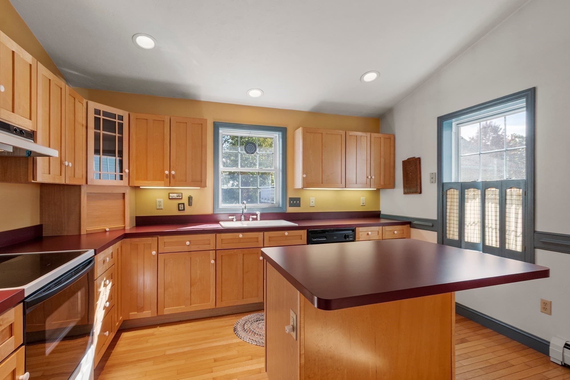 Single Family Residence at 63 Dudley St, Leominster MA 01453, photo 7 of 37