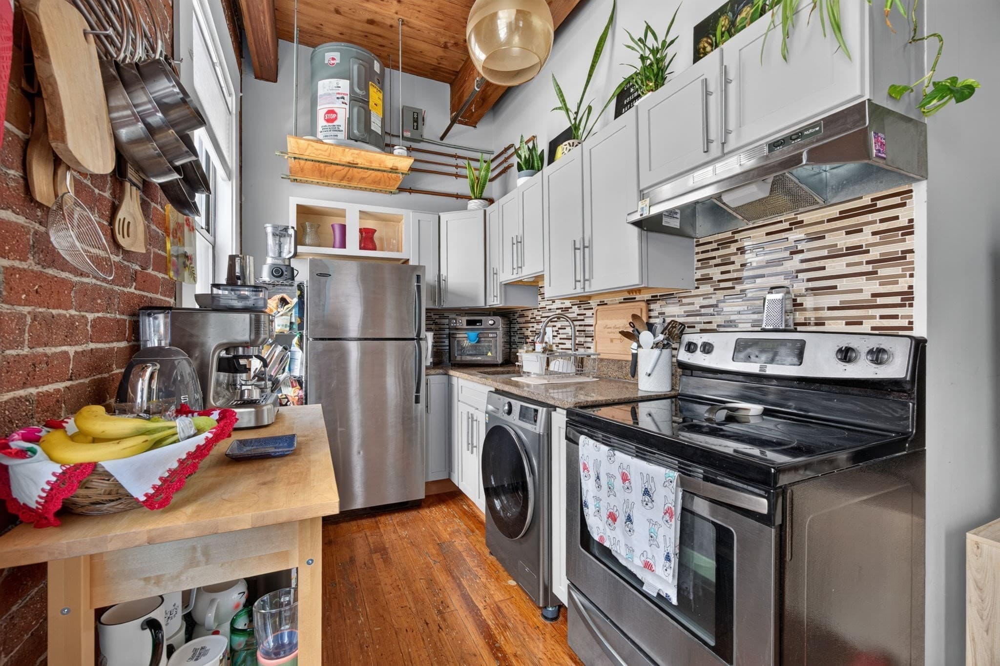 Condominium at 49 Munroe St # 302, Lynn MA 01901, photo 7 of 28