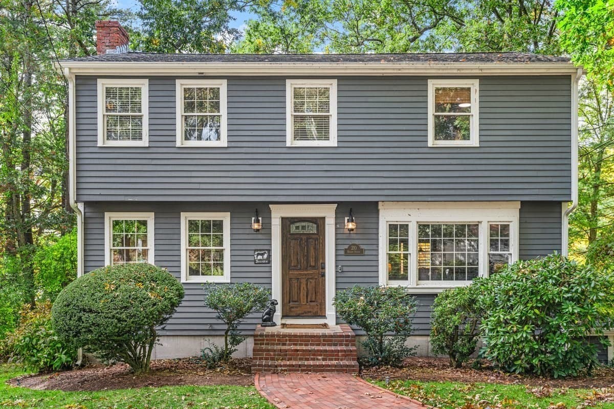 210 Hobart St, Hingham MA 02043