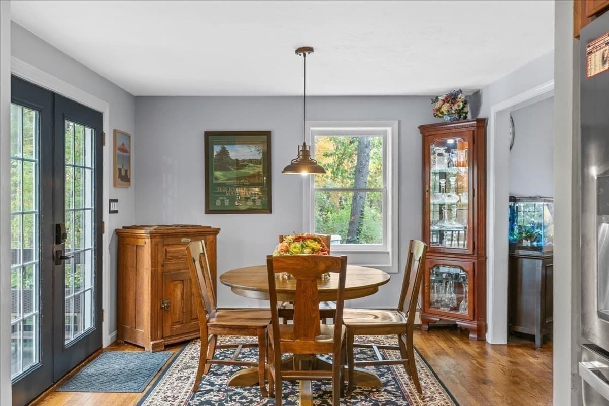 Single Family Residence at 210 Hobart St, Hingham MA 02043, photo 9 of 38