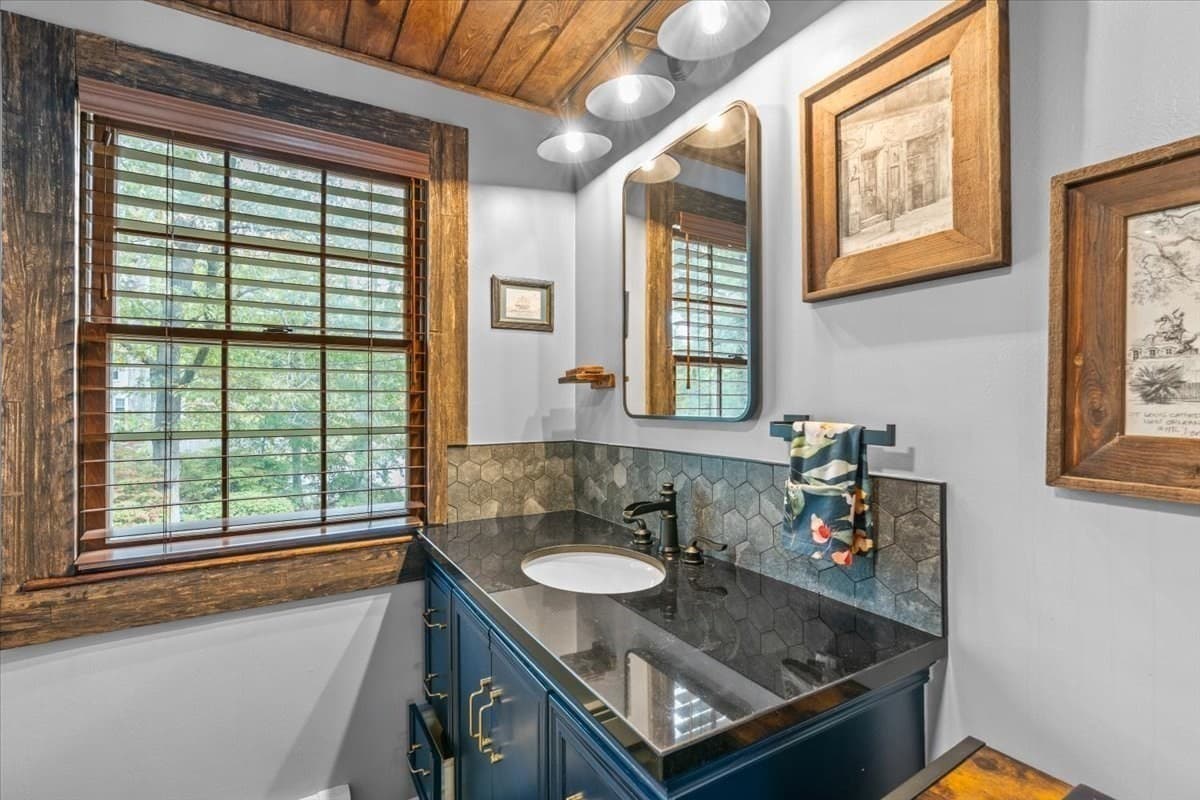 Single Family Residence at 210 Hobart St, Hingham MA 02043, photo 15 of 38