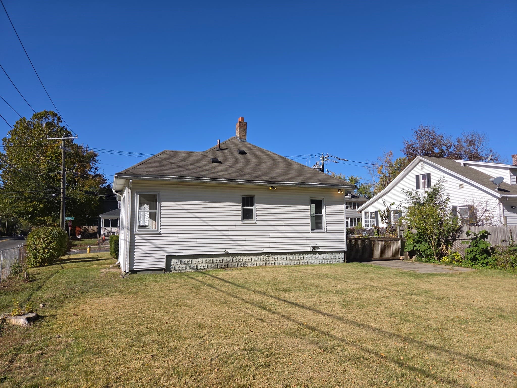 Single Family Residence at 59 Mazarin St, Springfield MA 01151, photo 6 of 16
